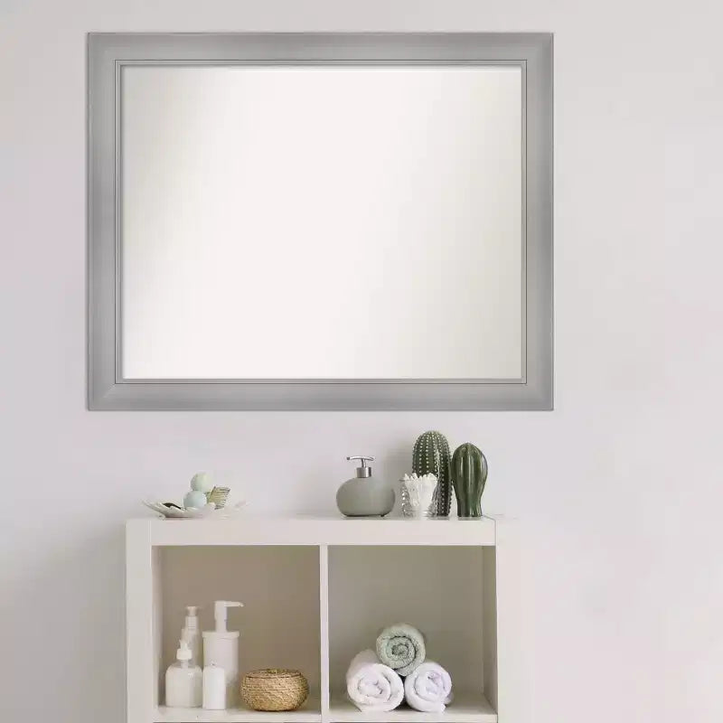 Specchio da parete rettangolare con cornice in nichel lucido, 32" x 26", singolo