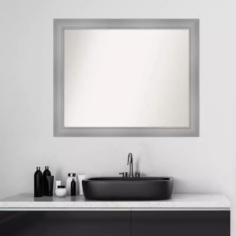 Specchio da parete rettangolare con cornice in nichel lucido, 32" x 26", singolo