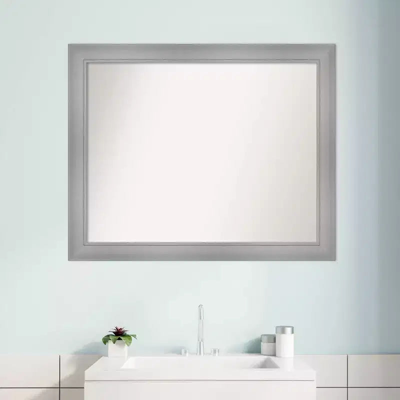 Specchio da parete rettangolare con cornice in nichel lucido, 32" x 26", singolo