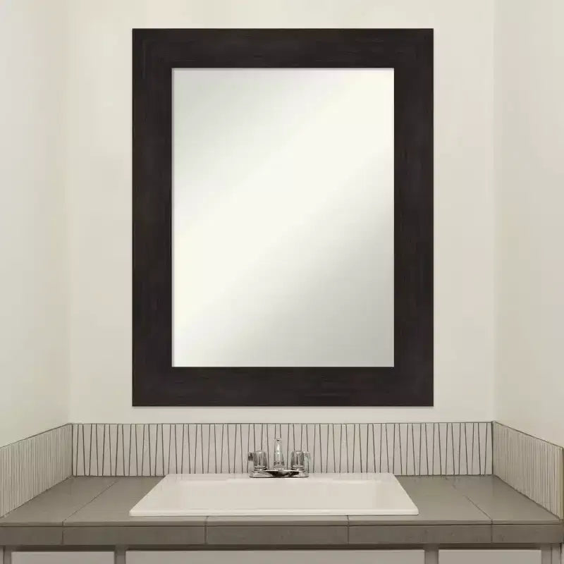 Specchio da parete rettangolare con cornice marrone espresso, singolo