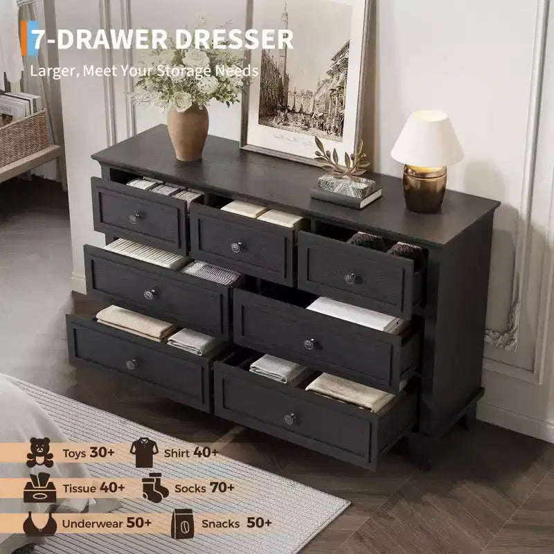 Comò nero a 7 cassetti con maniglie in metallo, finitura legno vintage – Montaggio da 1 persona