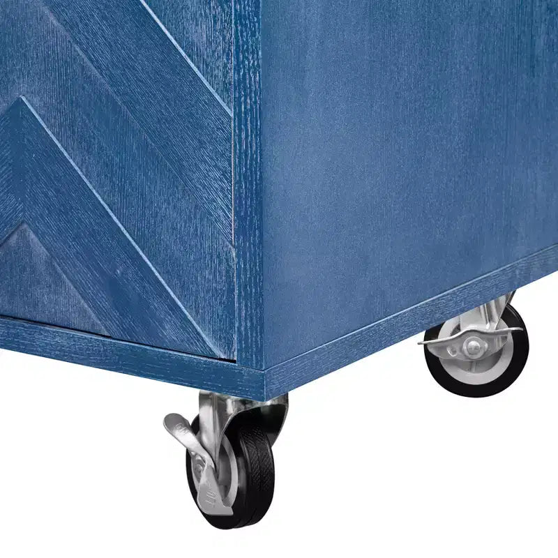 Isola da cucina in stile rustico blu navy con anta a ribalta, carrello a 3 ante su ruote